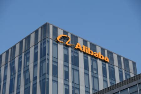 Alibaba expands marketplace Lazada to Europe .